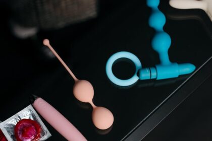 découvrez notre guide complet sur les sex toys anaux : conseils d'utilisation, choix des meilleurs modèles et précautions pour des expériences agréables et sécurisées.