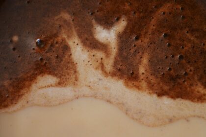 découvrez tout ce qu’il faut savoir sur la stimulation anale : conseils, précautions et techniques pour explorer en toute sécurité et plaisir.
