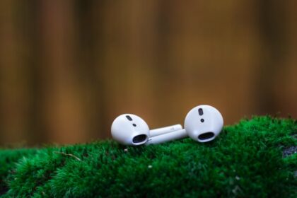 découvrez tout sur la technologie bluetooth : son fonctionnement, ses avantages et ses usages pour connecter facilement vos appareils au quotidien.