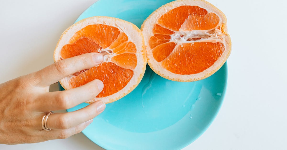 découvrez tout ce qu'il faut savoir sur le clitoris : anatomie, fonction, rôle dans le plaisir féminin et conseils pour mieux le connaître et le respecter.