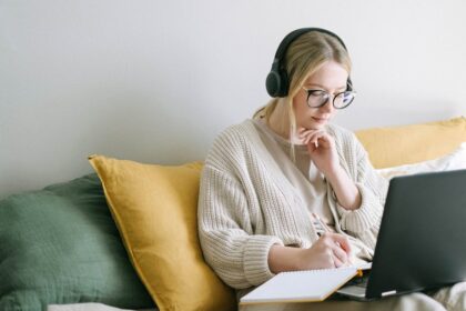 découvrez l'univers des sextoys connectés : innovations technologiques, plaisir personnalisé et expérience interactive à distance pour pimenter votre intimité.