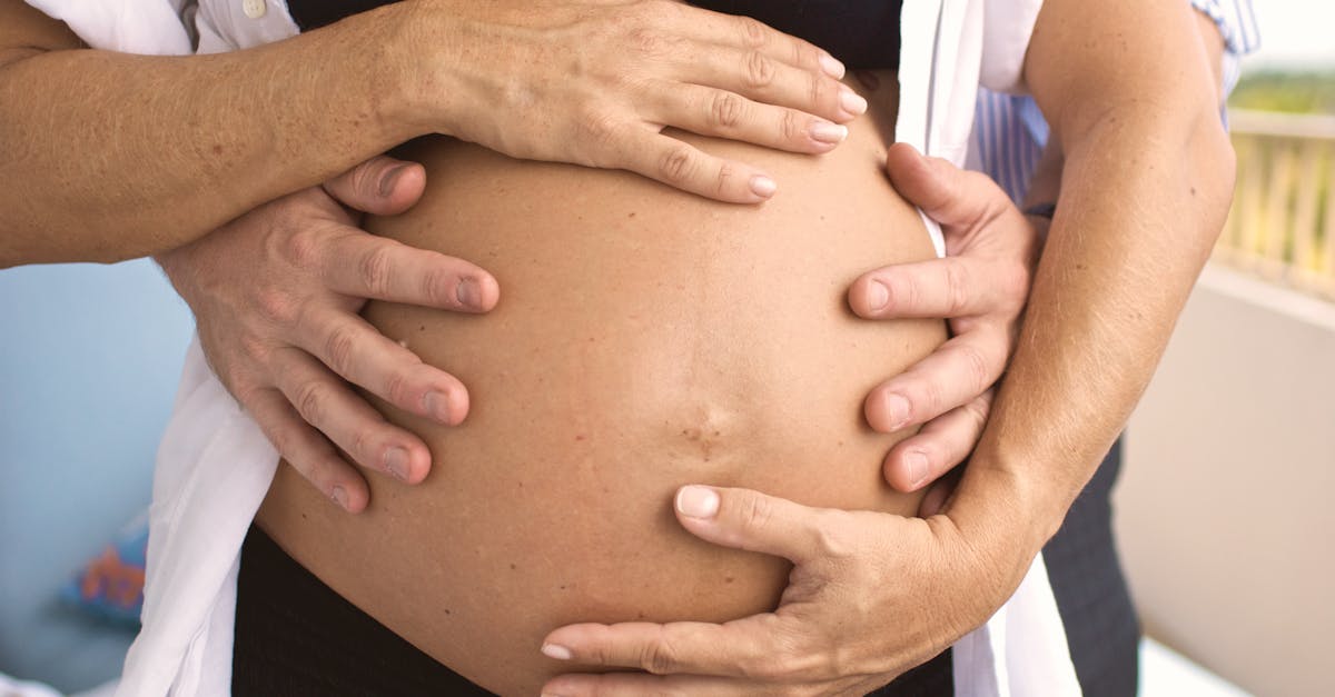 découvrez comment renforcer l’intimité et la complicité au sein de votre couple grâce à des conseils pratiques et des idées pour raviver la passion et améliorer la communication.