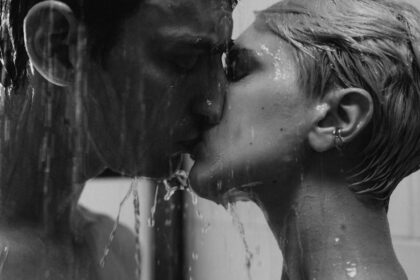 découvrez une sélection captivante de jeux érotiques pour pimenter vos soirées et explorer de nouvelles sensations en couple ou entre amis. expérimentez le plaisir et le désir dans un univers ludique et sensuel.