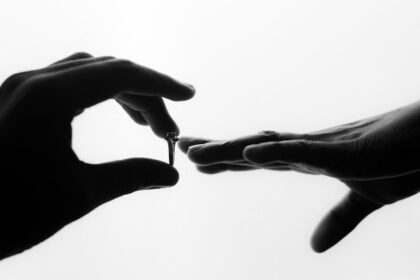 découvrez tout ce qu'il faut savoir sur les penis rings : utilisation, bienfaits, sécurité et conseils pour améliorer vos expériences intimes en toute confiance.