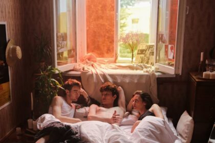 découvrez tout sur la sexualité : informations, conseils et ressources pour comprendre, explorer et vivre une sexualité épanouissante et respectueuse.