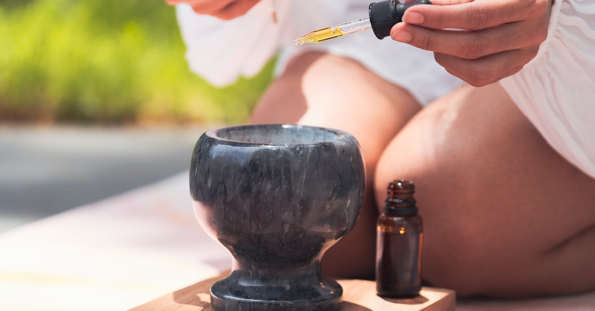 découvrez notre huile de massage chauffante, idéale pour détendre les muscles et stimuler la circulation. sa formule naturelle procure une sensation de chaleur agréable, parfaite pour un moment de bien-être et de relaxation.